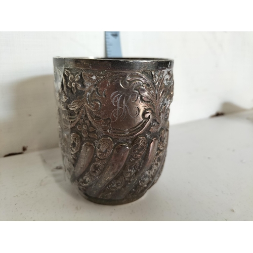 164 - Victorian Sterling Silver Drinking Cup.


2205913