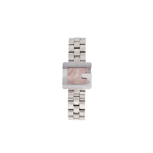 126 - A LADY'S STAINLESS STEEL GUCCI WRIST WATCH, G - Dial, bracelet strap