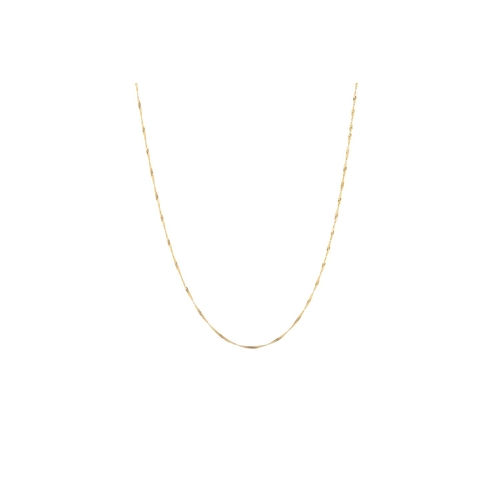 35 - A YELLOW GOLD TRACE LINK CHAIN, 22''