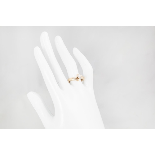 200 - A DIAMOND SOLITAIRE RING, baguette diamond shoulders, mounted in 9ct gold. Estimated: weight of diam... 