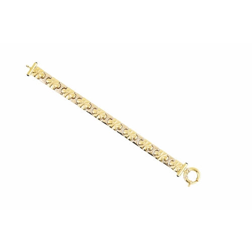 117 - AN 18CT GOLD FANCY LINK BRACELET, panel links 25 g.