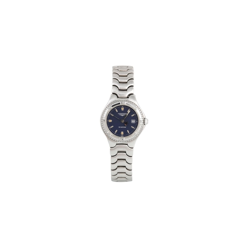 326 - A LADY'S STAINLESS STEEL LONGINES CONQUEST WATCH, with blue dial, calendar, bracelet strap, quartz m... 