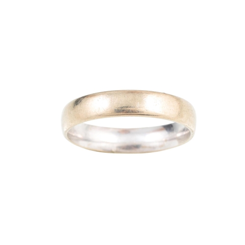 331 - A GENT'S 9CT WHITE GOLD BAND, 6 g. size Y