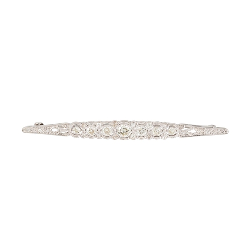 351 - AN ART DECO DIAMOND BROOCH, set throughout with old cut diamonds, mounted in 18ct white gold. Estima... 