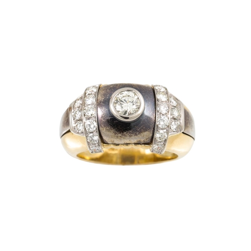 426 - A RETRO DIAMOND RING, set with centre collet set diamond, mounted in 18ct white gold. Estimated: wei... 