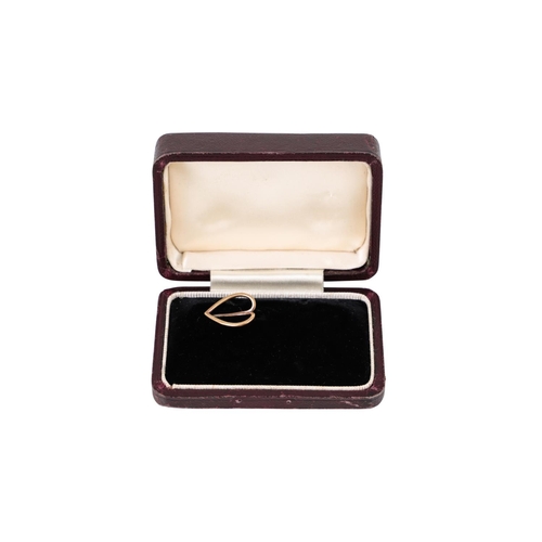 494 - A 14CT  YELLOW GOLD HEART CLIP, in a vintage box