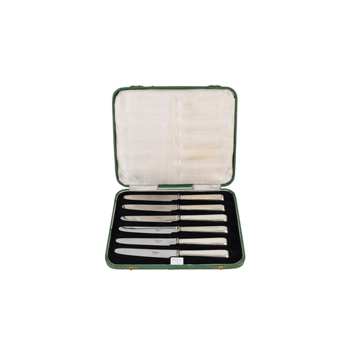 521 - A SET OF SIX PRE - WAR IRISH SILVER HANDLED PASTRY KNIVES, Dublin 1936/38 by Thomas Weir, cased