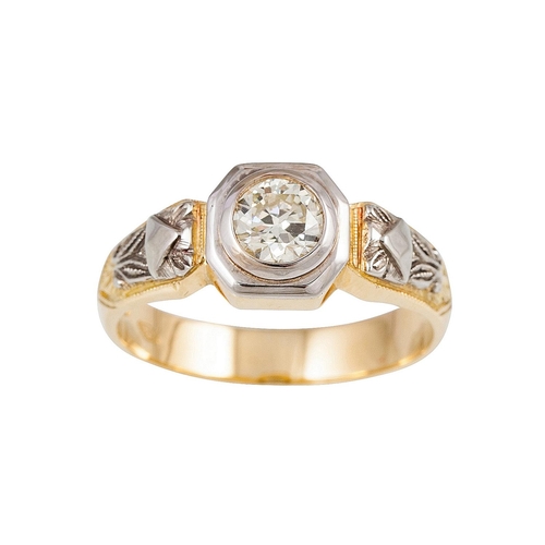 65 - AN ANTIQUE DIAMOND SET RING, the old cut diamonds collet set diamond to a carved 18ct white and yell... 