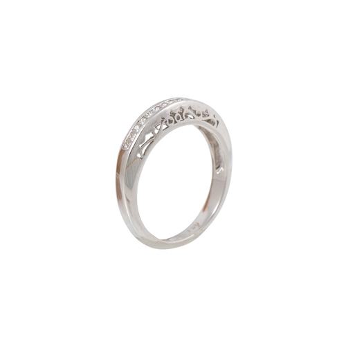 401 - A DIAMOND HALF ETERNITY RING, the princess cut diamonds channel set in 18ct white gold. Estimated: w... 