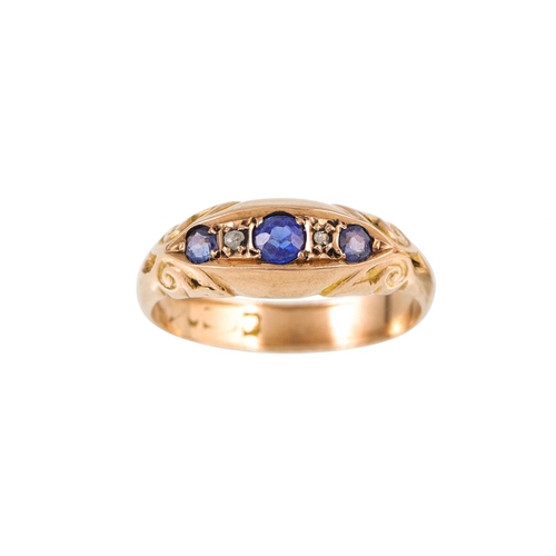 419 - AN ANTIQUE DIAMOND SET FIVE STONE DRESS RING, mounted in 18ct yellow gold together with an illusion ... 