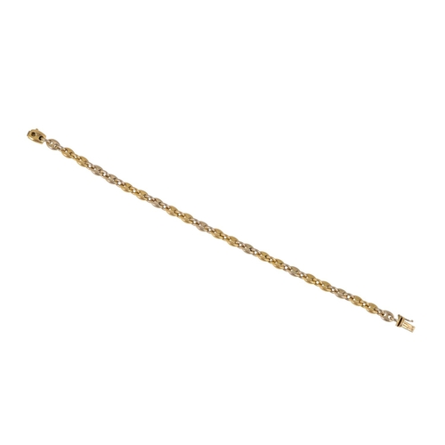 467 - AN 18CT YELLOW GOLD BRACELET, signed Cartier. ca. 17.7g