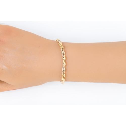 467 - AN 18CT YELLOW GOLD BRACELET, signed Cartier. ca. 17.7g