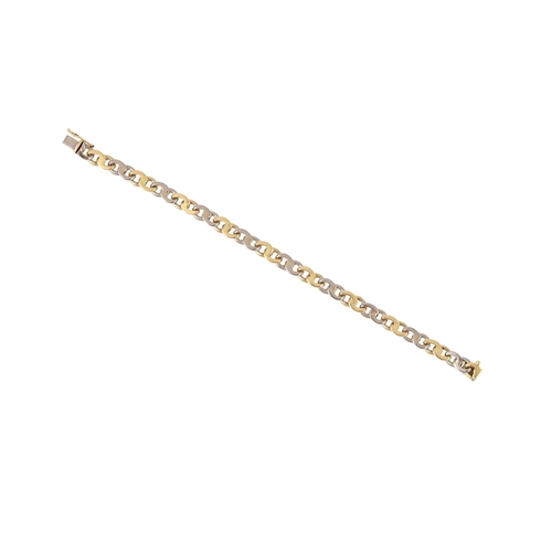 468 - A TWO TONE BRACELET, mounted in 18ct gold. ca. 26.0g