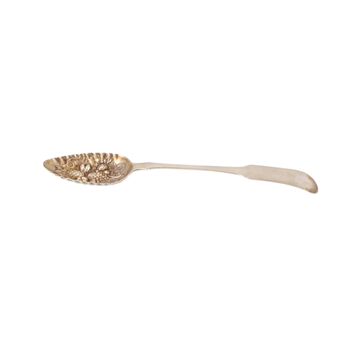 550 - A WILLIAM IV IRISH SILVER FIDDLE PATTERN BERRY SPOON, Dublin 1832