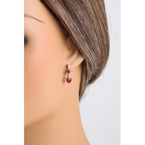 70 - A PAIR OF DIAMOND AND TOURMALINE EARRINGS, mounted in yellow gold