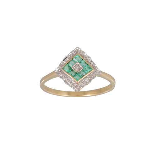 104 - A DIAMOND AND EMERALD CLUSTER RING, mounted in 9ct yellow gold, size P