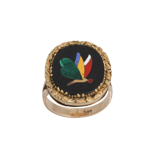 184 - A PIETRA DURA RING, depicting a butterfly, mounted in gold. Size: J