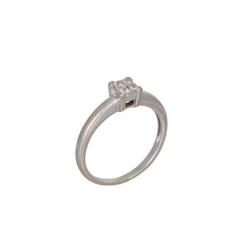 265 - A DIAMOND CLUSTER RING, set with four brilliant cut diamonds in 18ct white gold. Estimated: weight o... 