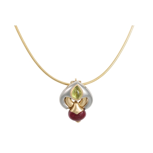 296 - A PERIDOT AND TOURMALINE PENDANT, of shaped form, in two colour 18ct gold, to a 14ct yellow gold pip... 