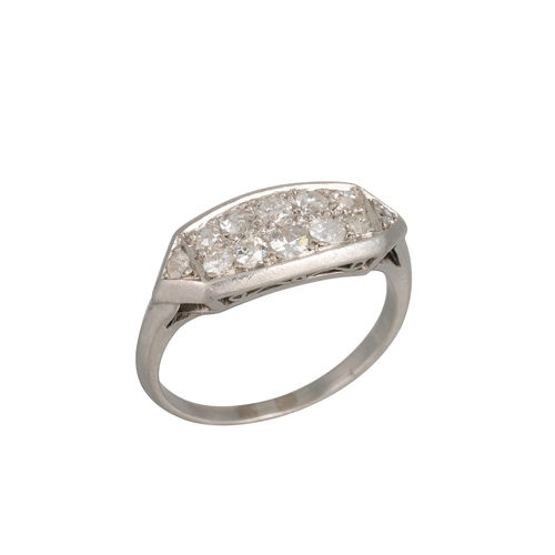 420 - AN ART DECO TWO ROWED DIAMOND RING, set with old cut diamonds, mounted in white metal. Estimated: we... 