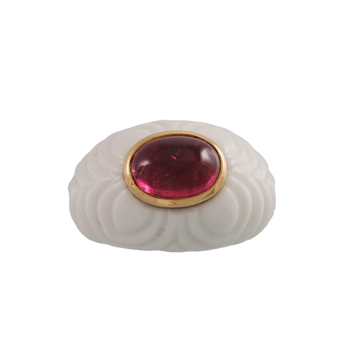 427 - A BVLGARI WHITE CERAMIC AND TOURMALINE BOMBÉ RING, mounted in 18ct gold, signed Bulgari, size K with... 