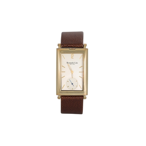 485 - A MODERN GENT'S KENNETH COLE WRIST WATCH