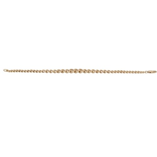 8 - A 9CT GOLD GRADUATED FLAT CURB LINK BRACELET, 20.3 g.