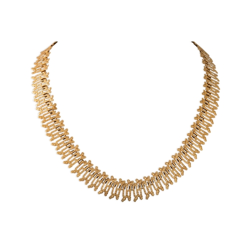 88 - A 9CT YELLOW GOLD FANCY FRINGE STYLE NECKLACE, 20.87 g.