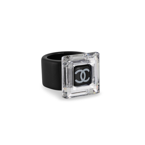 24 - A CHANEL RESIN RING, 2010, boxed