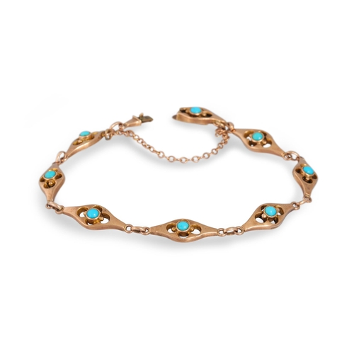 88 - AN ART NOUVEAU TURQUOISE SET BRACELET, the turquoise set to 9ct gold shaped links