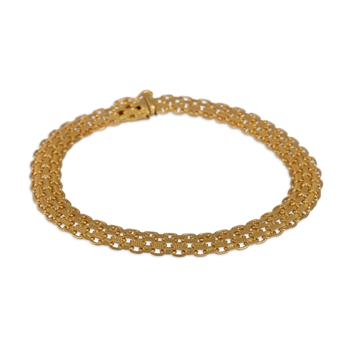 138 - AN 18CT GOLD FLEXIBLE BRACELET, 15 g.