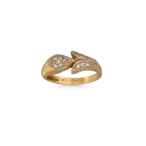 142 - A DIAMOND SET CLUSTER RING, mounted in gold, size K