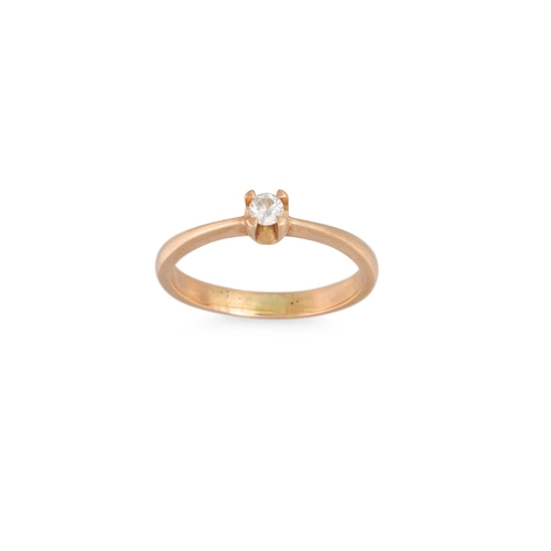 16 - A DIAMOND SOLITAIRE RING, mounted in rose gold, size S