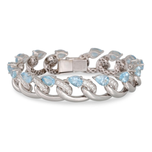 334 - AN AQUAMARINE AND DIAMOND BRACELET, mounted in 18ct white gold, 7