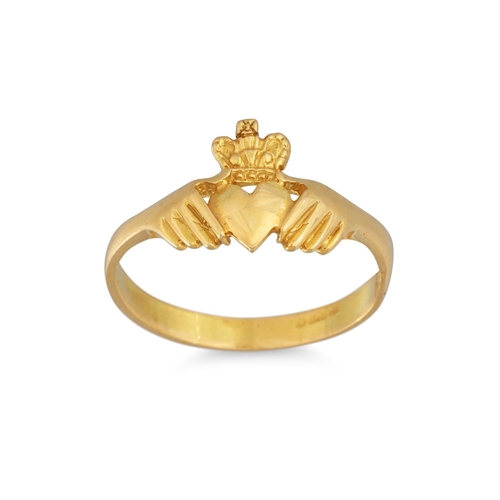 178 - AN 18CT YELLOW GOLD CLADDAGH RING, 2.4 g. size M