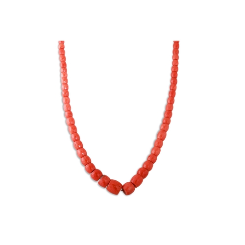 267 - A MEDITERRANEAN CORAL NECKLACE, the graduated beads to a gold clasp