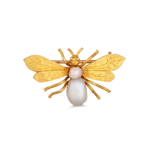 293 - AN ANTIQUE 15CT GOLD AND PEARL BROOCH, modelled as a bee, pearl body, stamped 15ct., in fitted case