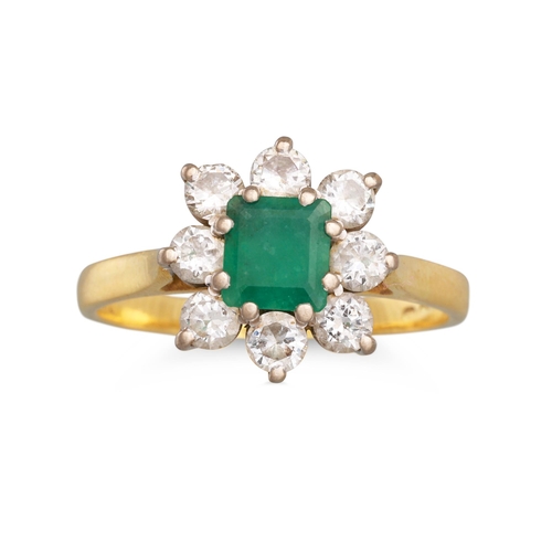 319 - AN EMERALD AND DIAMOND CLUSTER RING, mounted in 18ct yellow gold, size O - P