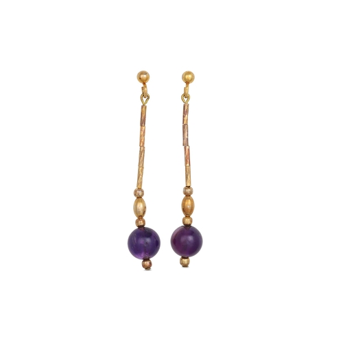 34 - A PAIR OF AMETHYST AND GOLD DROP EARRINGS, of long proportions