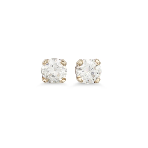 46 - A PAIR OF DIAMOND STUD EARRINGS, mounted in white gold