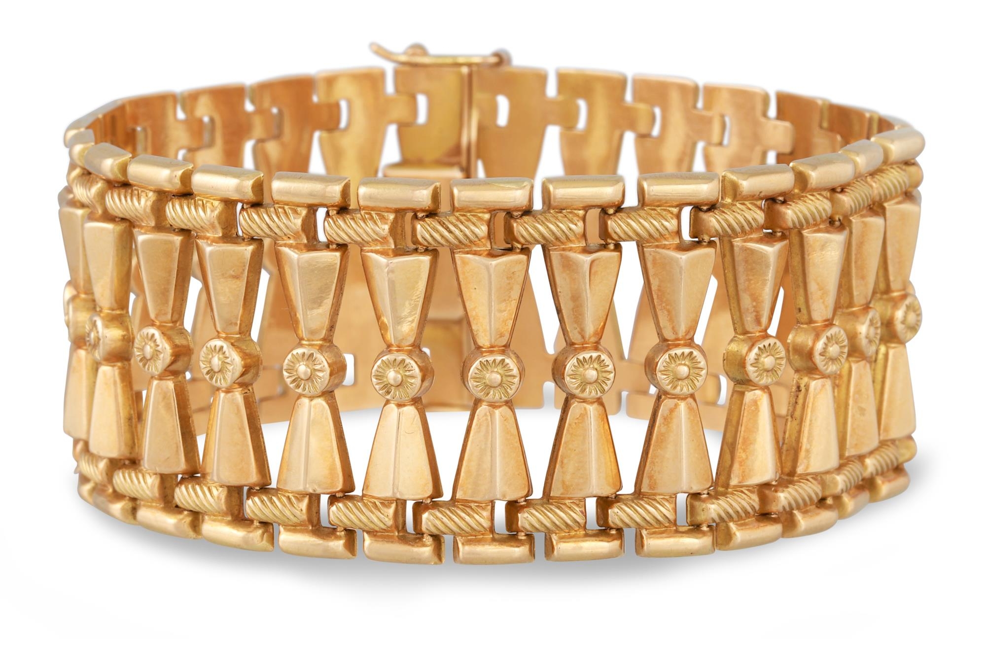 AN 18CT YELLOW GOLD FLEXIBLE BRACELET, cuff form, shaped links, 40.2 g.