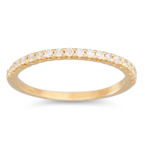 271 - A DIAMOND HALF ETERNITY RING, the brilliant cut diamonds mounted in 18ct yellow gold. Estimated: wei... 