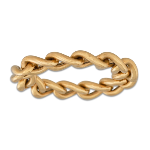 20 - A CURB LINK FLEXIBLE RING, in 18ct gold, size P, 2.16 g.