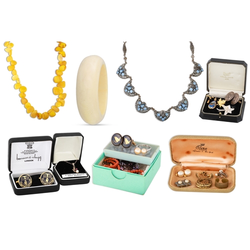 26 - A COLLECTION OF COSTUME JEWELLERY, to include a fancy link bracelet, resin necklace, a stone set sta... 