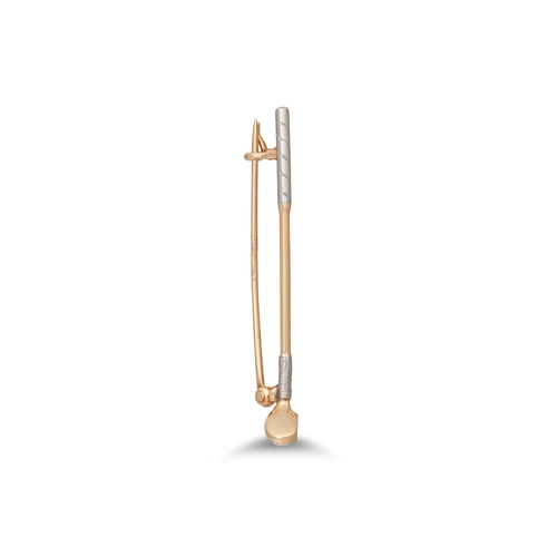 120 - A GOLF CLUB TIE PIN, mounted in 14ct yellow gold