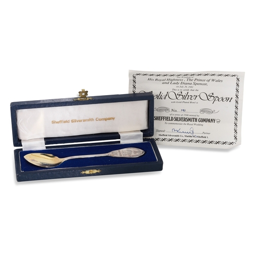 427 - A LARGE MISCELLANEOUS COLLECTION OF SILVER CUTLERY ETC. To include QEII 1977 commemorative silver sp... 