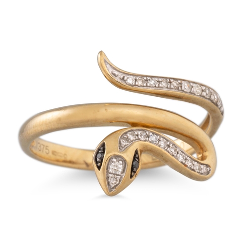 75 - A DIAMOND AND SAPPHIRE RING, in the form of a snake's head mounted in 9ct yellow gold, size M