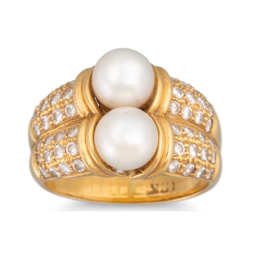 236 - A PEARL AND DIAMOND RING, the two pearls to pavé diamond shoulders, mounted in 18ct yellow gold, siz... 