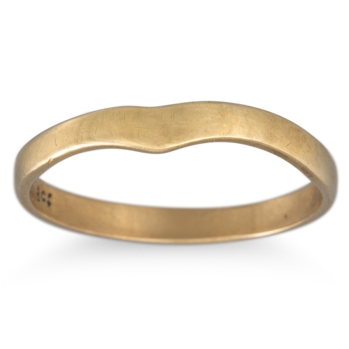 12 - TWO 9CT GOLD RINGS, 2.3 g. Sizes: H and P