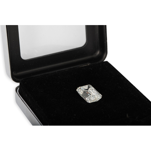 263 - AN IMPORTANT LOOSE DIAMOND, the emerald cut diamond with a GIA Cert stating diamond to be: 6.03 ct, ... 